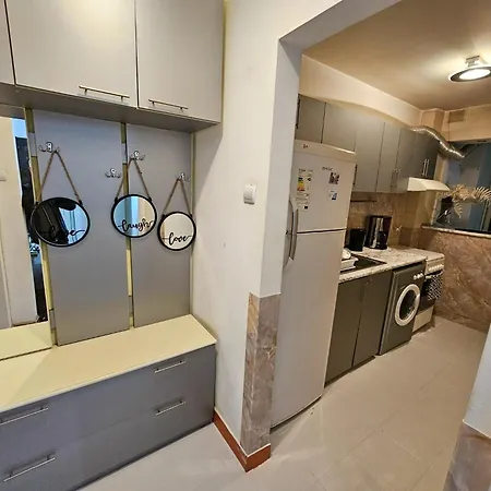 Kiwi Apart-Hotel 1Br Wi-Fi Free - Close To Old Town - Cozy Location - Shorter Or Longer Stay - R&M Boutique-3